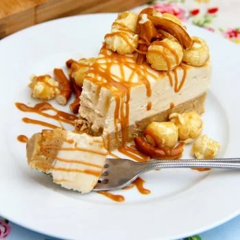 Cheesecake sans cuisson au caramel salé