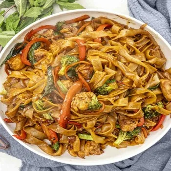 Pad kee mao, nouilles sautées au bœuf