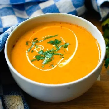 Soupe thaïe de courge au lait de coco