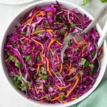 Salade croquante de chou rouge et carottes