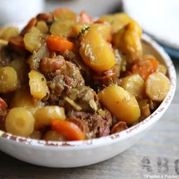 Tajine de poulet aux patates douces et carottes