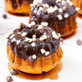 Mini-gâteaux marbrés et nappage chocolat