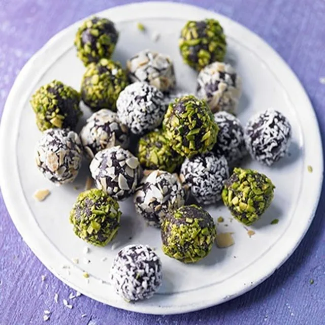 Brigadeiros au chocolat et fruits à coque