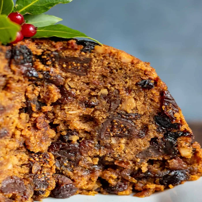Figgy duff, pudding vapeur aux raisins et mélasse