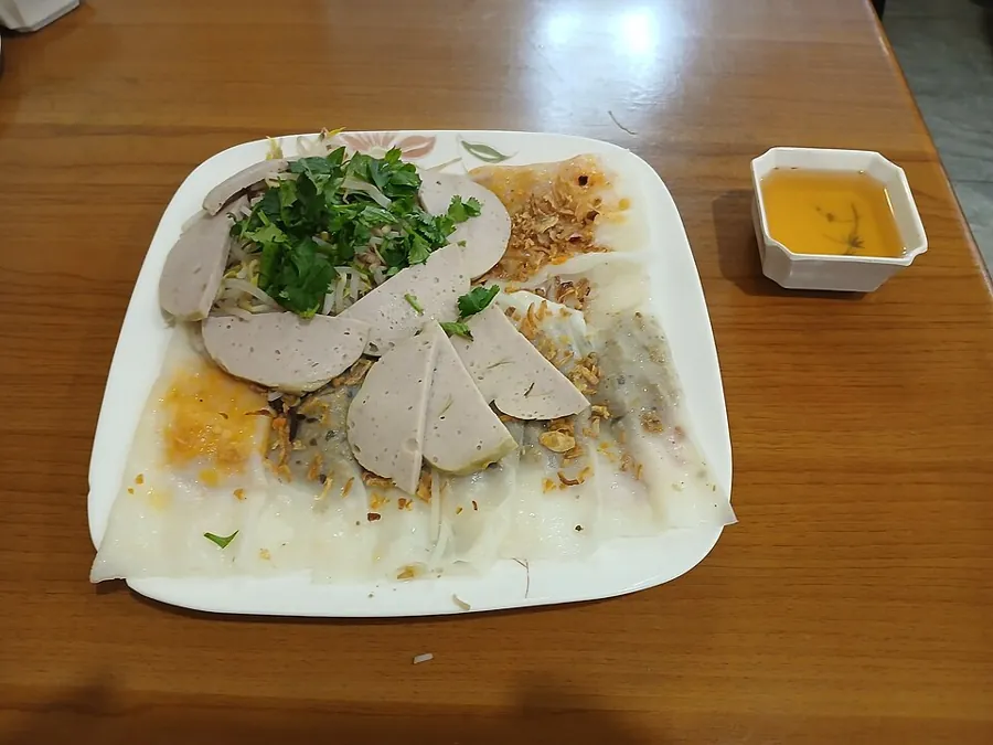 Bánh cuốn au porc et champignons