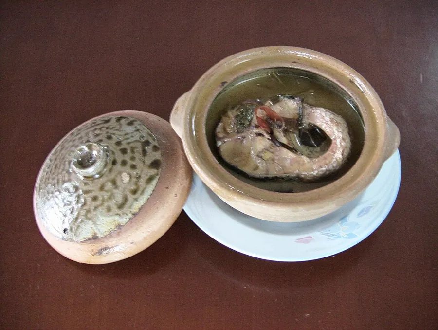 Poisson caramélisé, cá kho