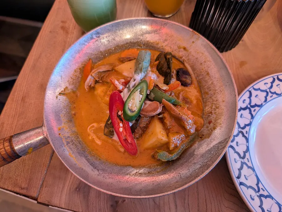 Curry rouge de canard à l’ananas