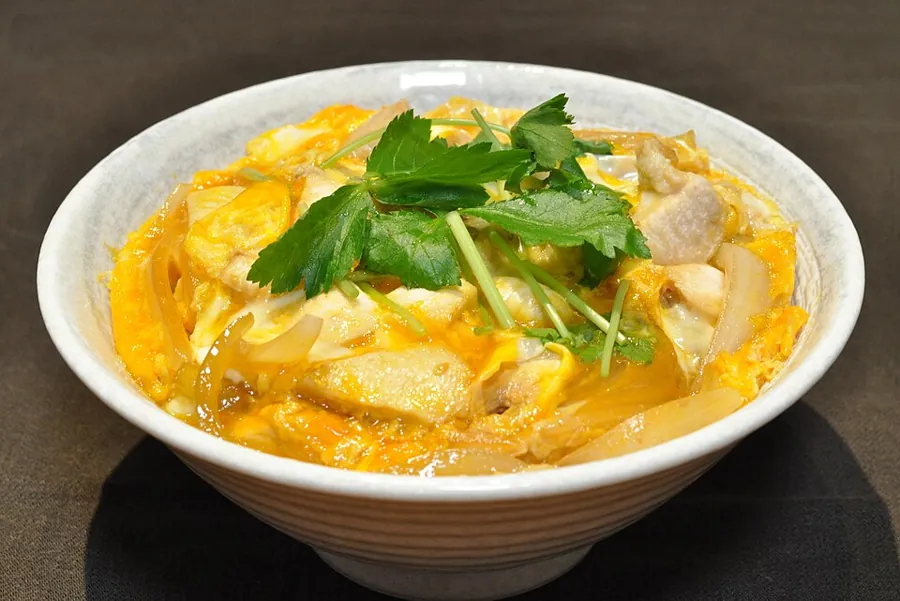Oyakodon, bol de poulet et œuf