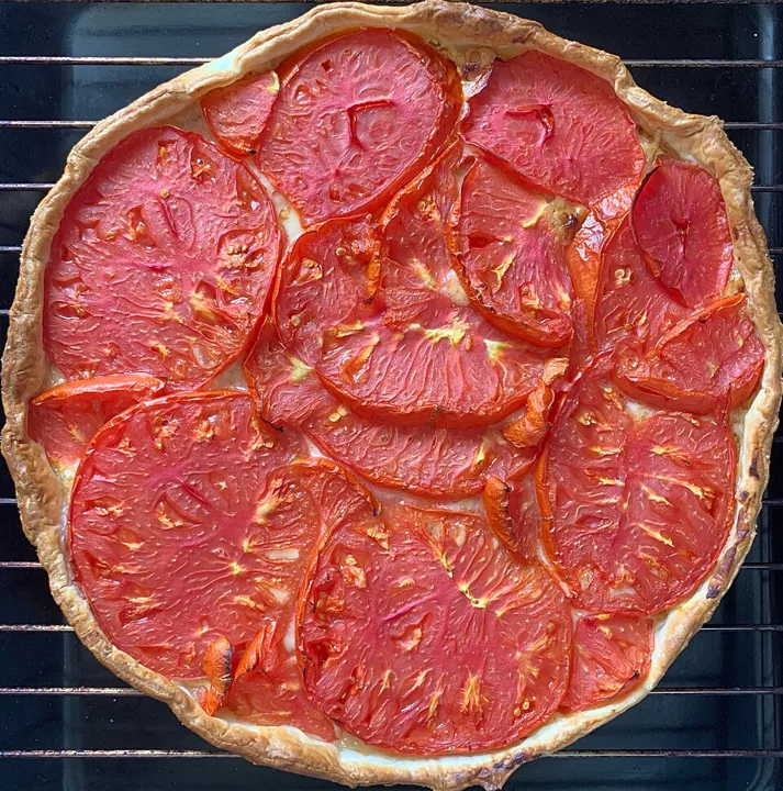 Tarte fine aux tomates et moutarde