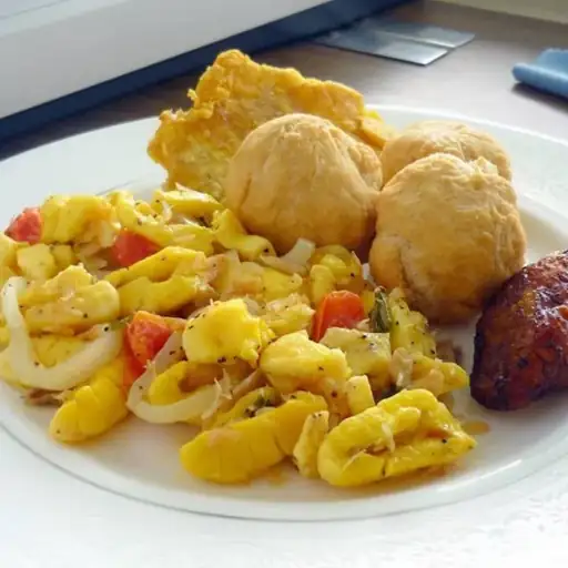 Ackee et morue dessalée à la jamaïcaine