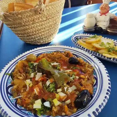 Kafteji de légumes et œufs au four