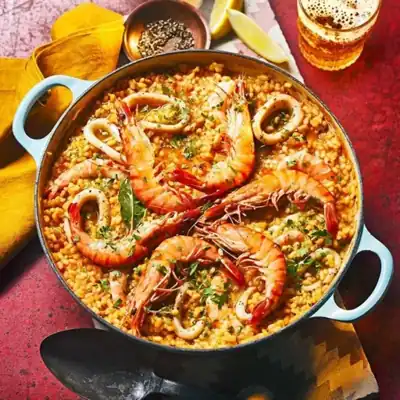 Riz aux crevettes et calamars