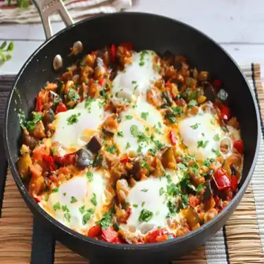 Pisto de légumes et œufs