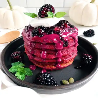 Pancakes roses à la betterave