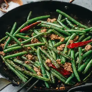 Haricots longs sautés à la sichuanaise