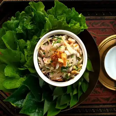 Bouchées laotiennes aux crevettes, coco et herbes
