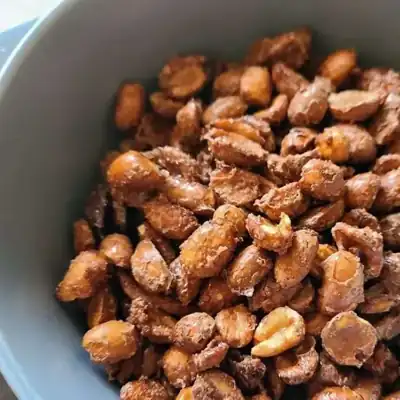 Cacahuètes rôties à la cannelle