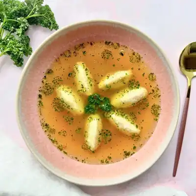 Bouillon aux quenelles de semoule