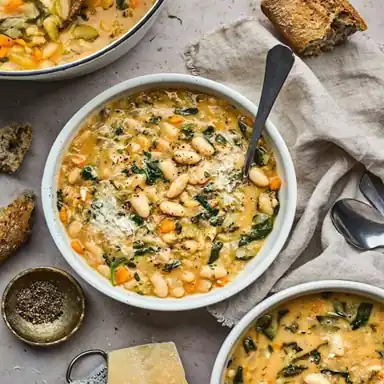 Soupe de haricots blancs aux légumes