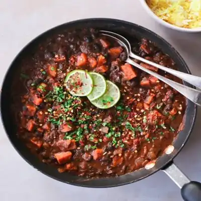 Mijoté de haricots noirs et légumes