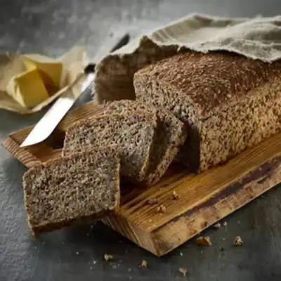 Pain de seigle danois aux graines